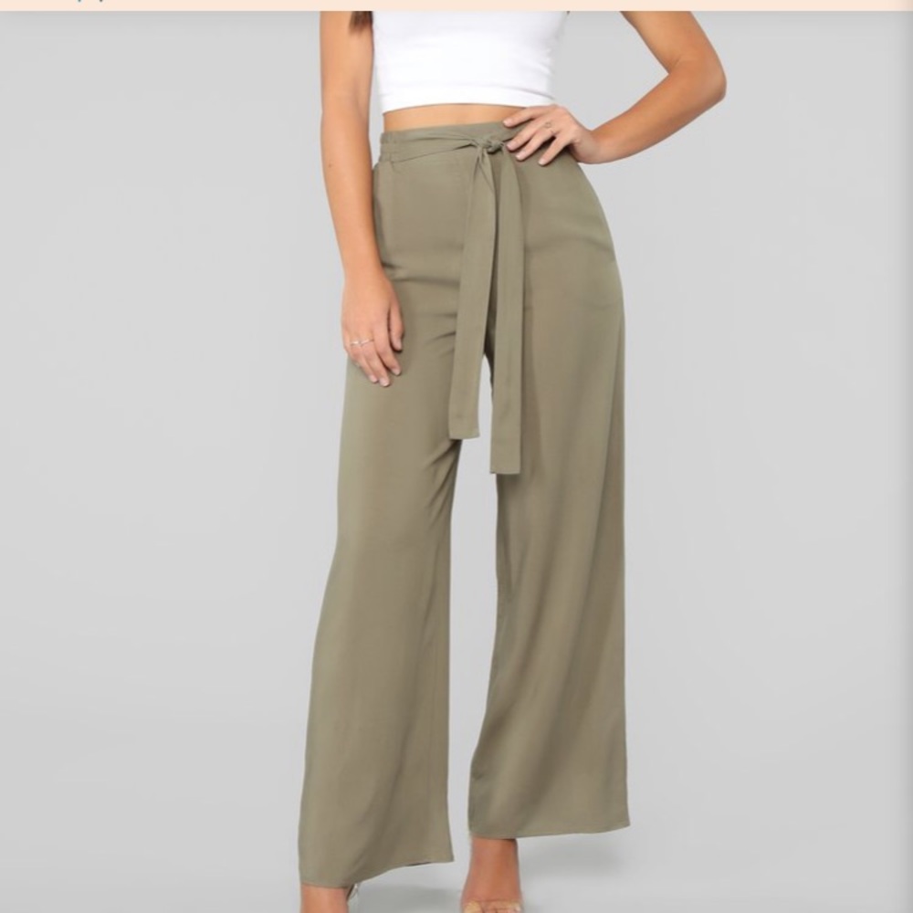 Wide leg elastic waist pants!